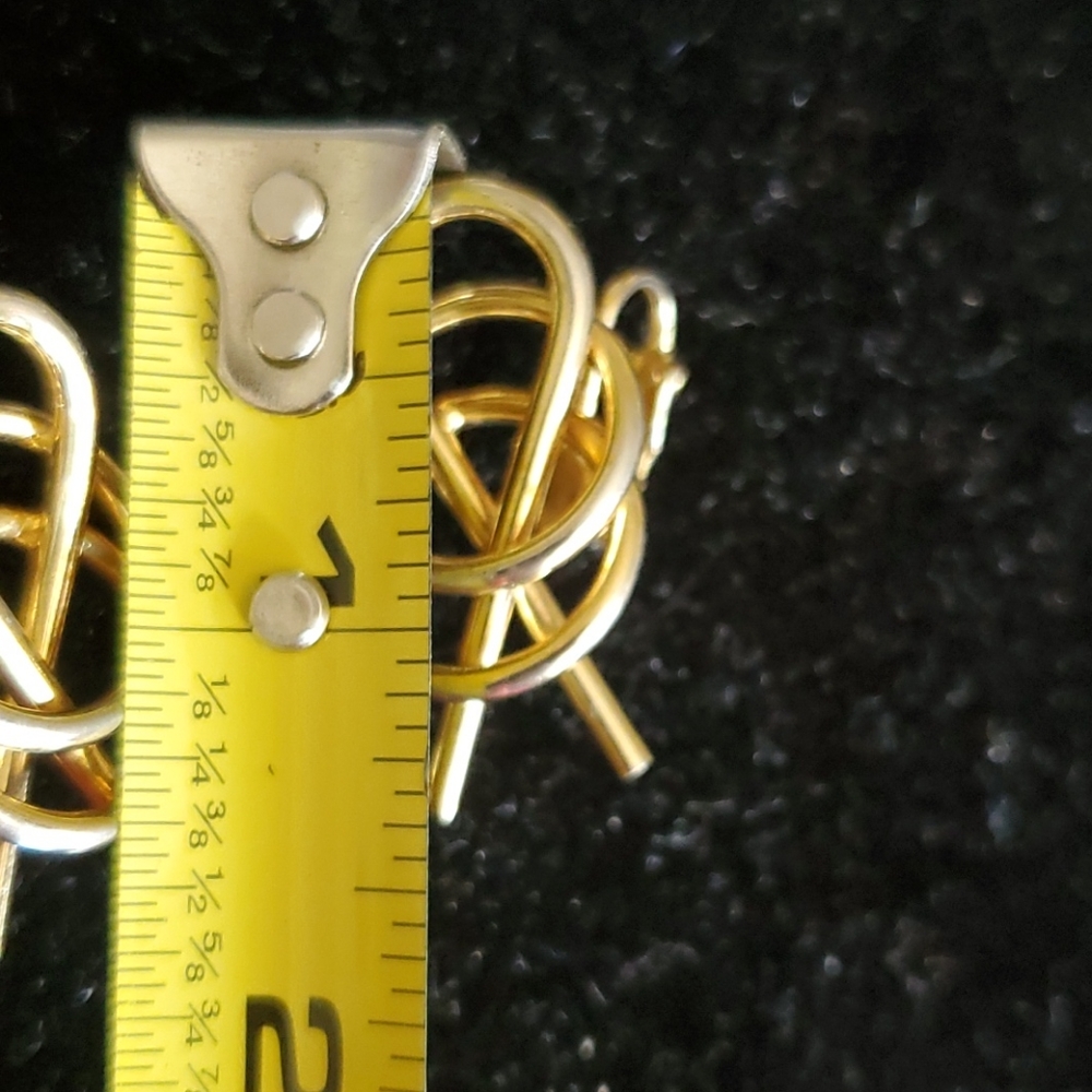 Sarah Coventry goldtone clip on earrings - Picture 4 of 6